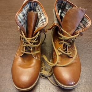 (SH113)Rock&Candy by Zigi,Big Girls Ankle boots, SZ 4, Brown lace ups, Pre-owned